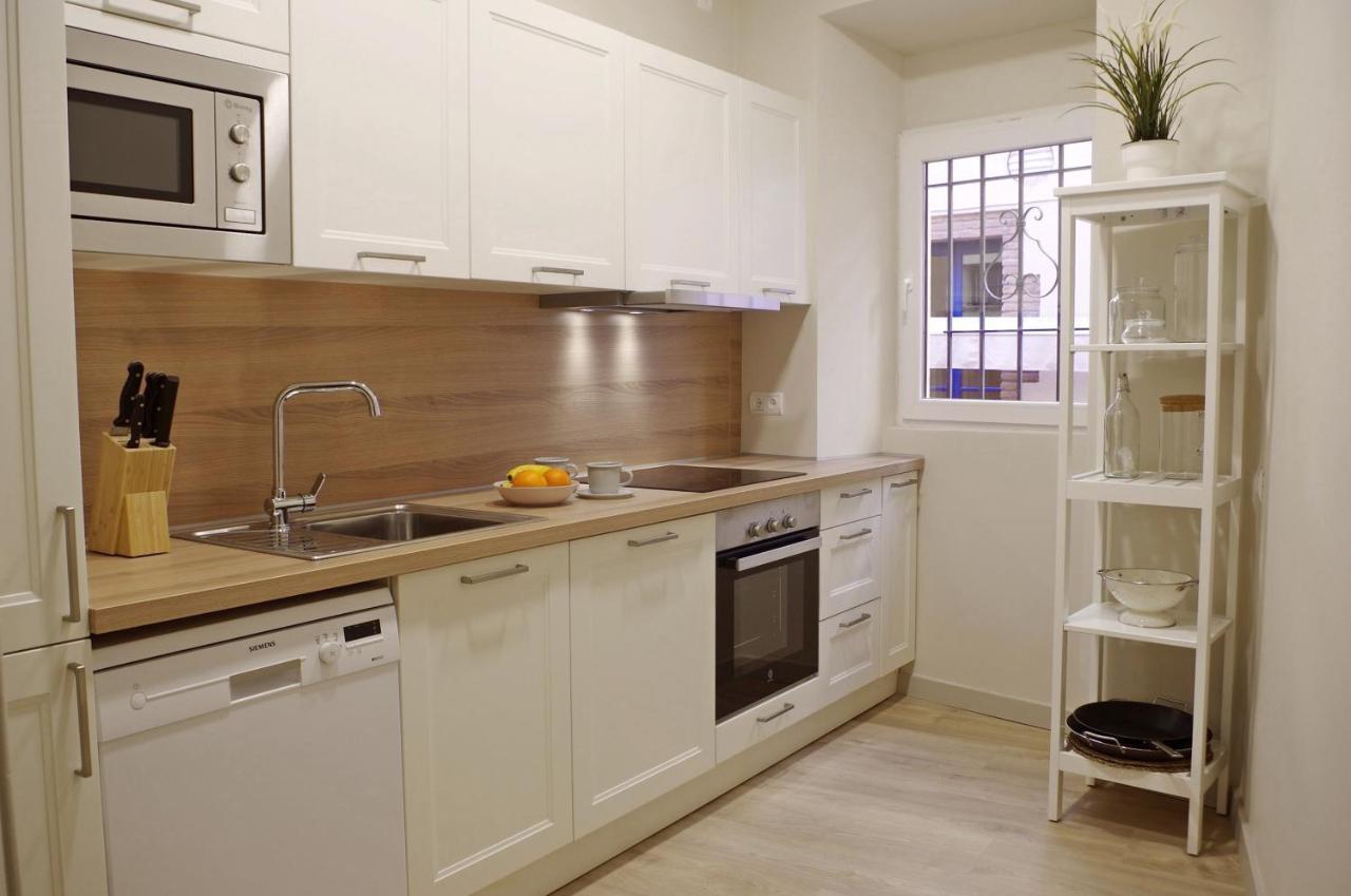 شقة Apartament En Placa Nova , بالافروجيل المظهر الخارجي الصورة